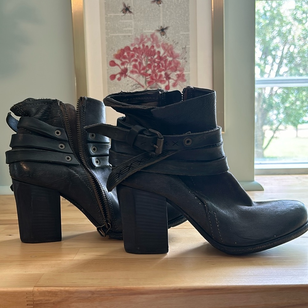 AS98 black ankle boots